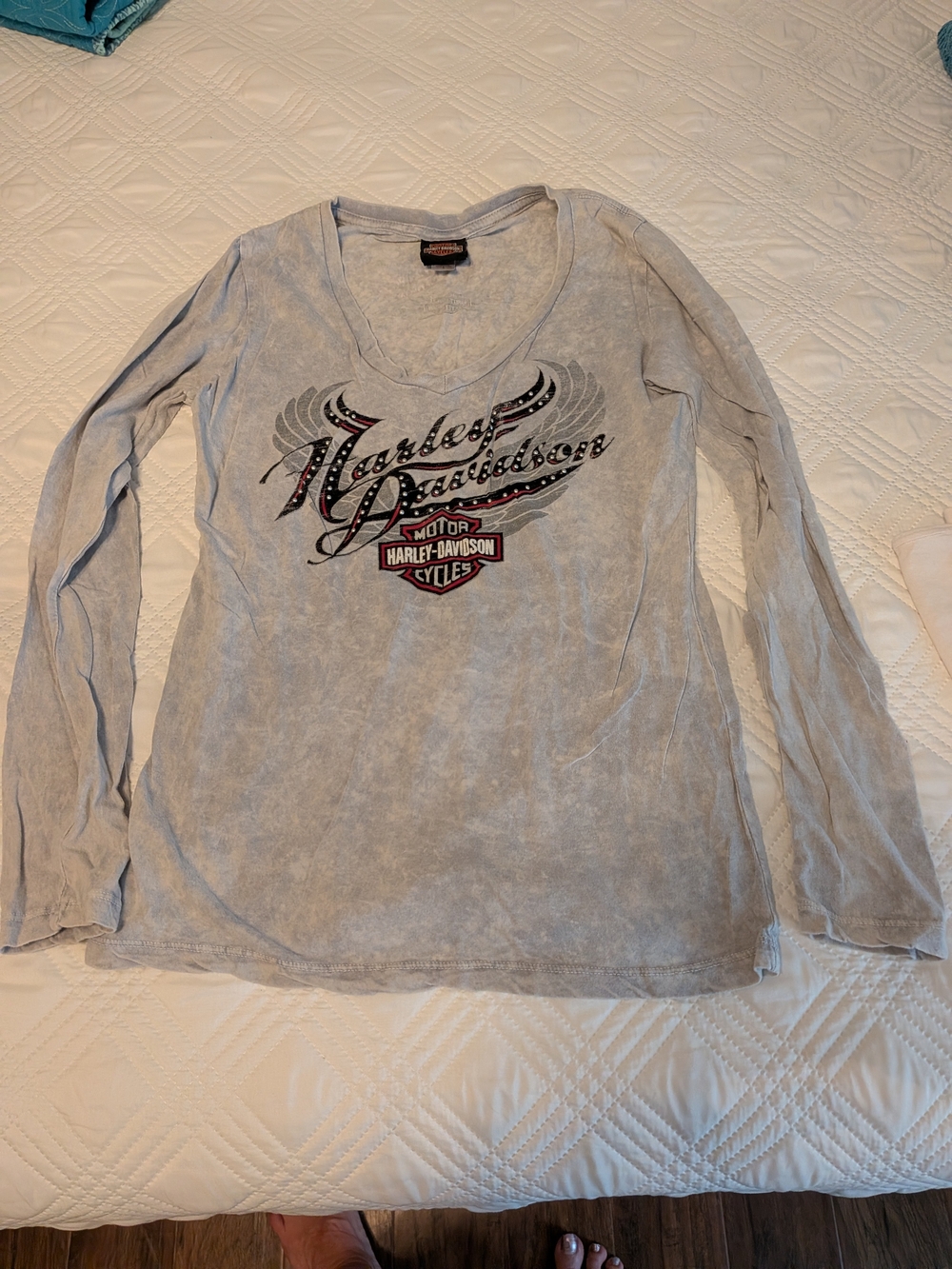 Harley-Davidson Women's Light Gray Long Sleeve Graphic Tee